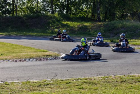 2 uurs endurance race op kartcircuit De Landsard in Eindhoven
